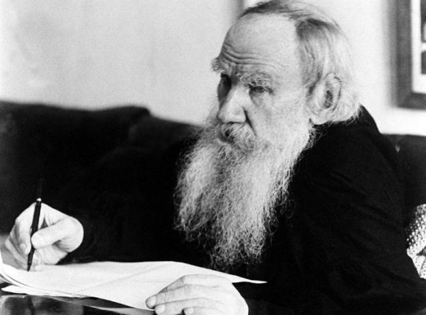Levas Tolstojus, rusų rašytojas ir mąstytojas